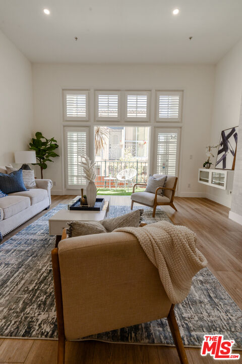 1225 Armacost Ave Unit: 102