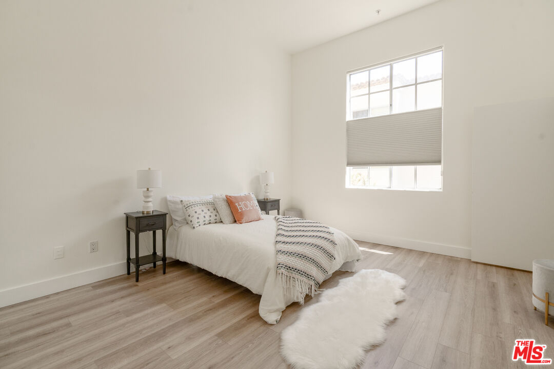 1225 Armacost Ave Unit: 102