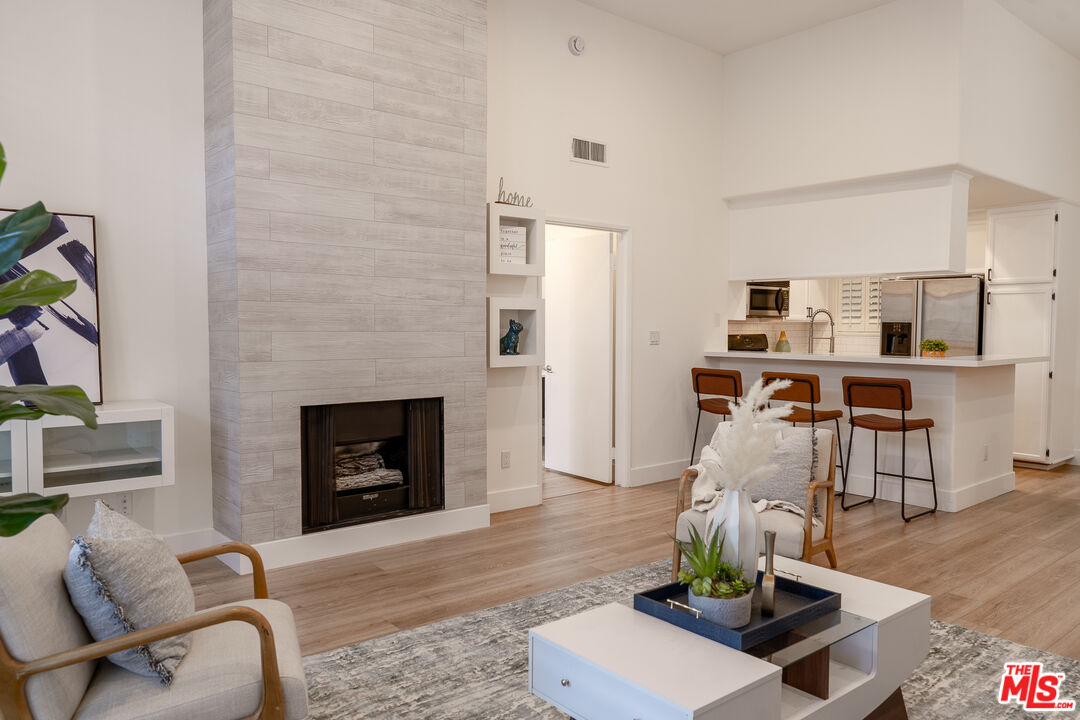 1225 Armacost Ave Unit: 102