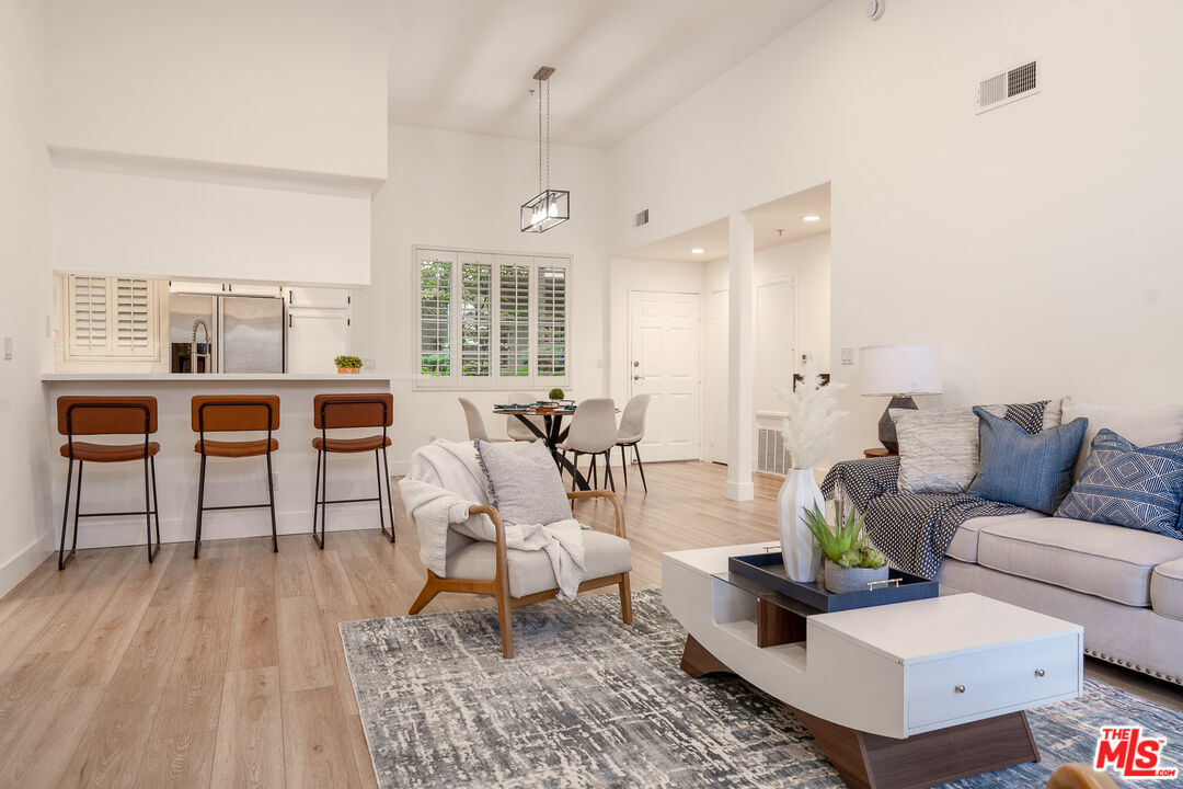 1225 Armacost Ave Unit: 102