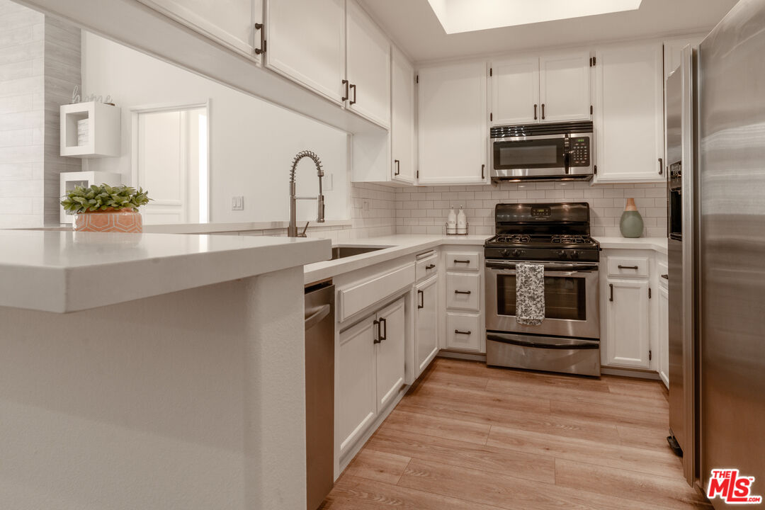 1225 Armacost Ave Unit: 102