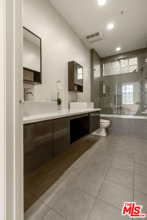 1225 Armacost Ave Unit: 102