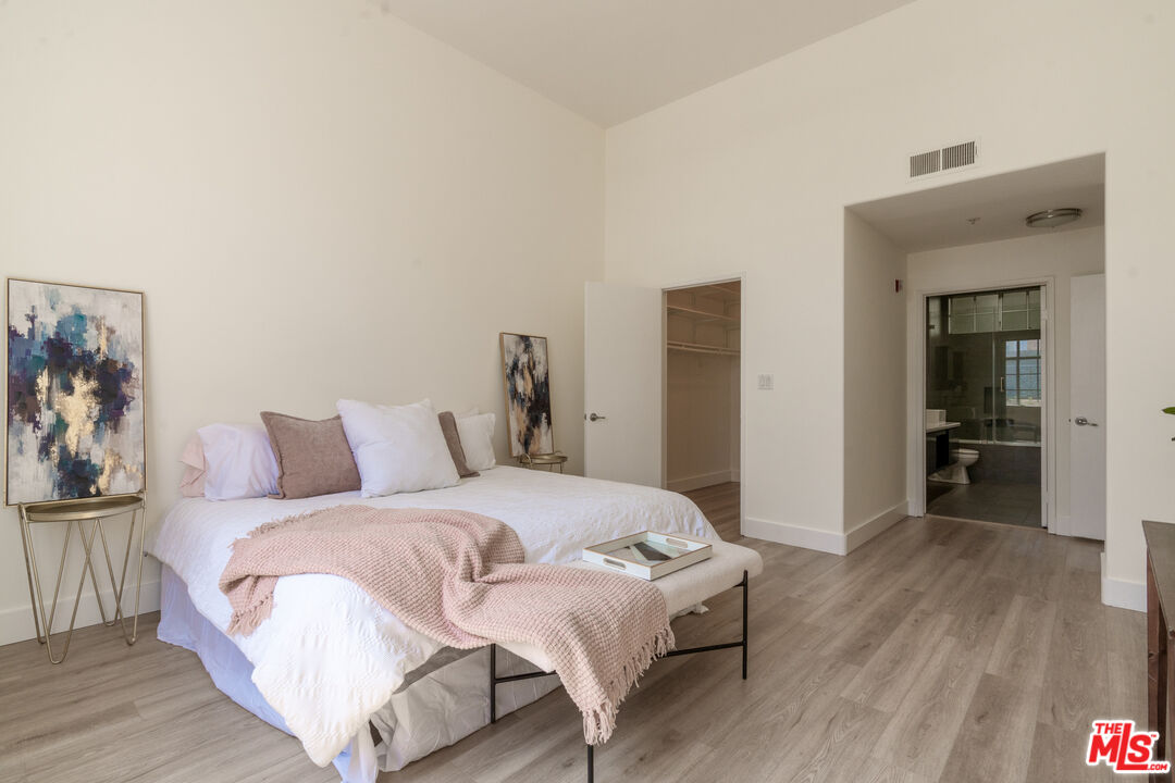 1225 Armacost Ave Unit: 102