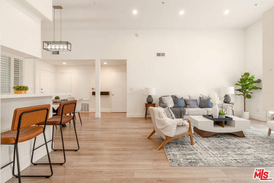 1225 Armacost Ave Unit: 102