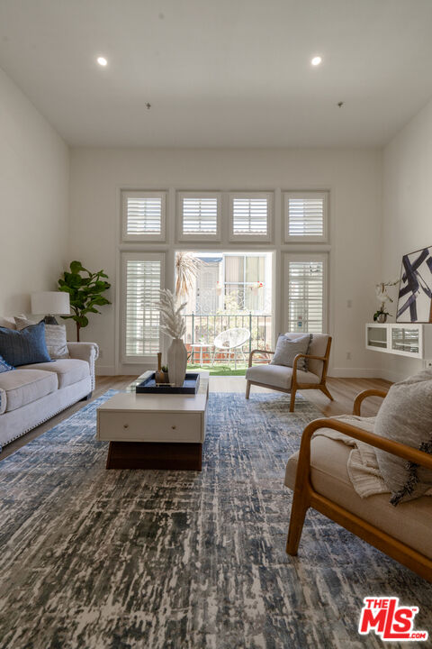 1225 Armacost Ave Unit: 102