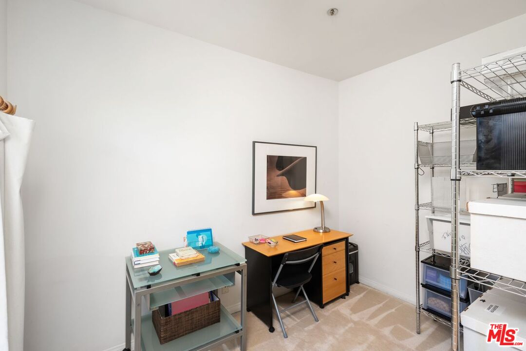 575 S Barrington Ave Unit: 203