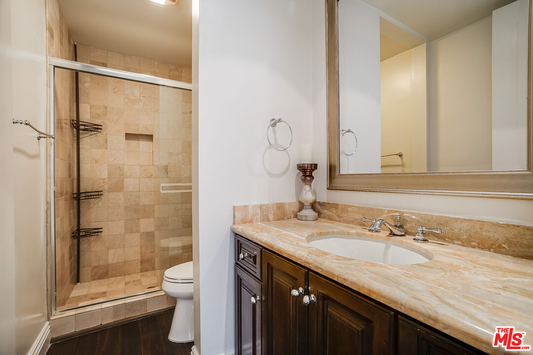 430 N Maple Dr Unit: 302