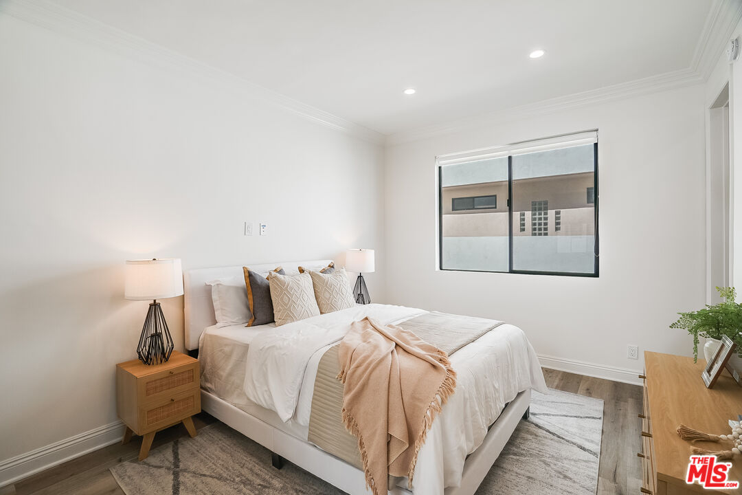 430 N Maple Dr Unit: 203