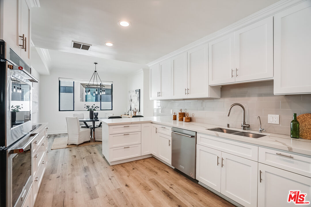 430 N Maple Dr Unit: 203