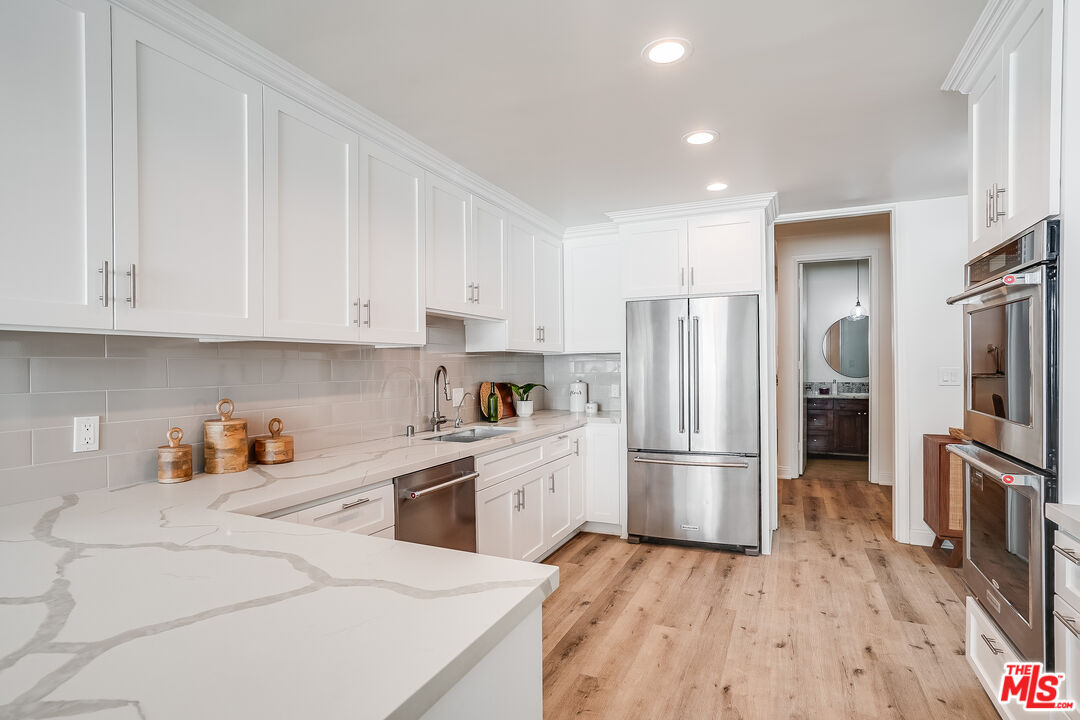 430 N Maple Dr Unit: 203