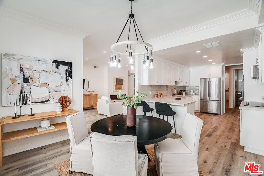 430 N Maple Dr Unit: 203