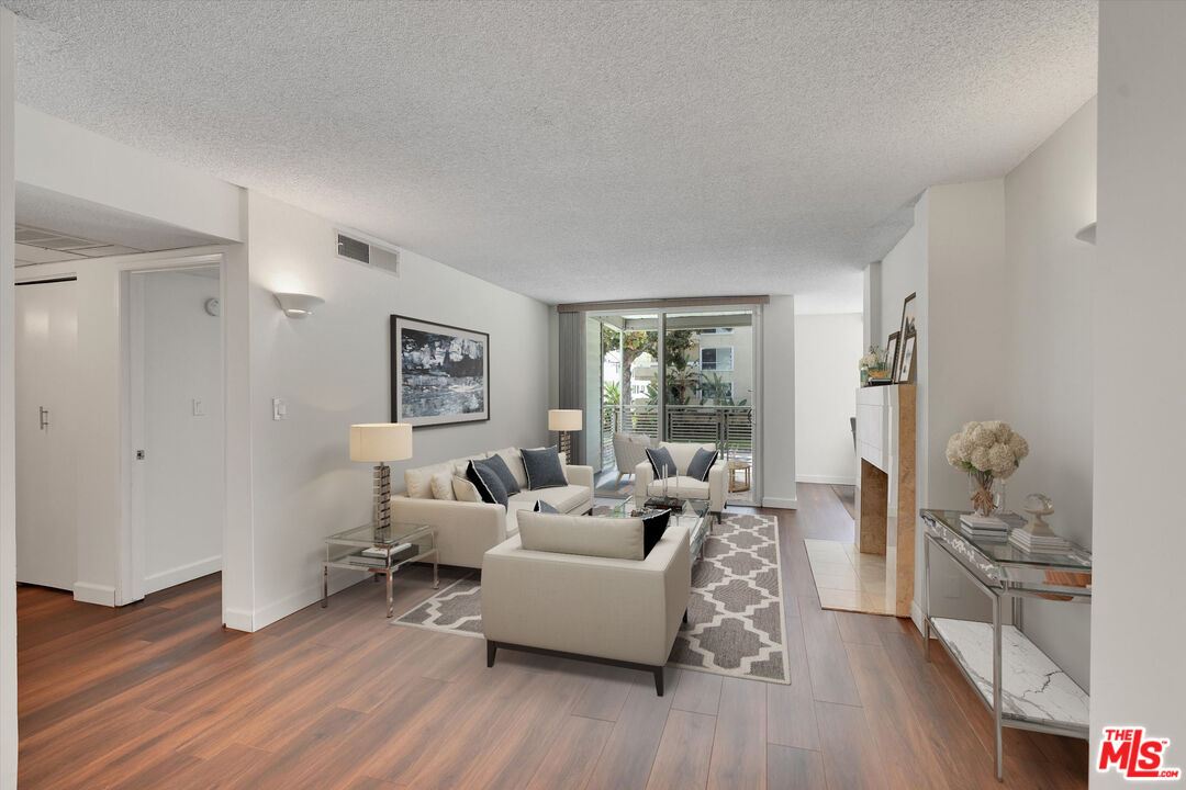 424 N Palm Dr Unit: 104