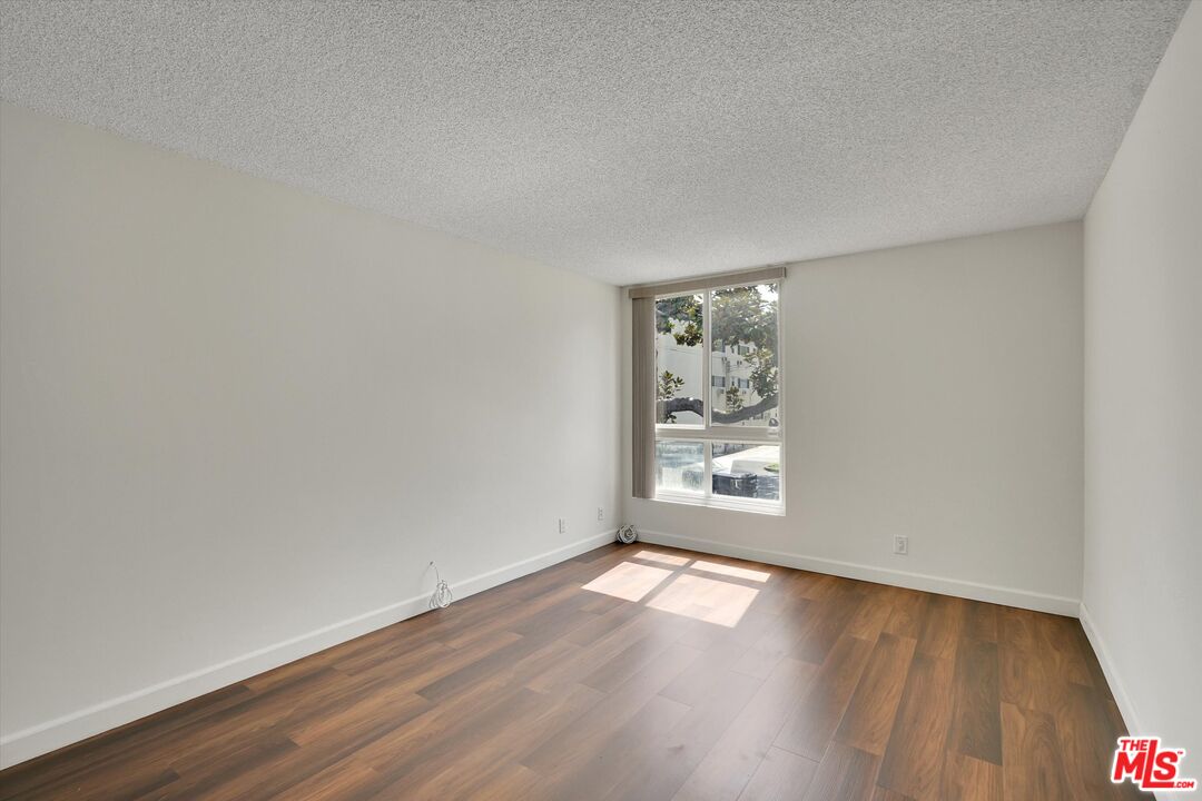 424 N Palm Dr Unit: 104