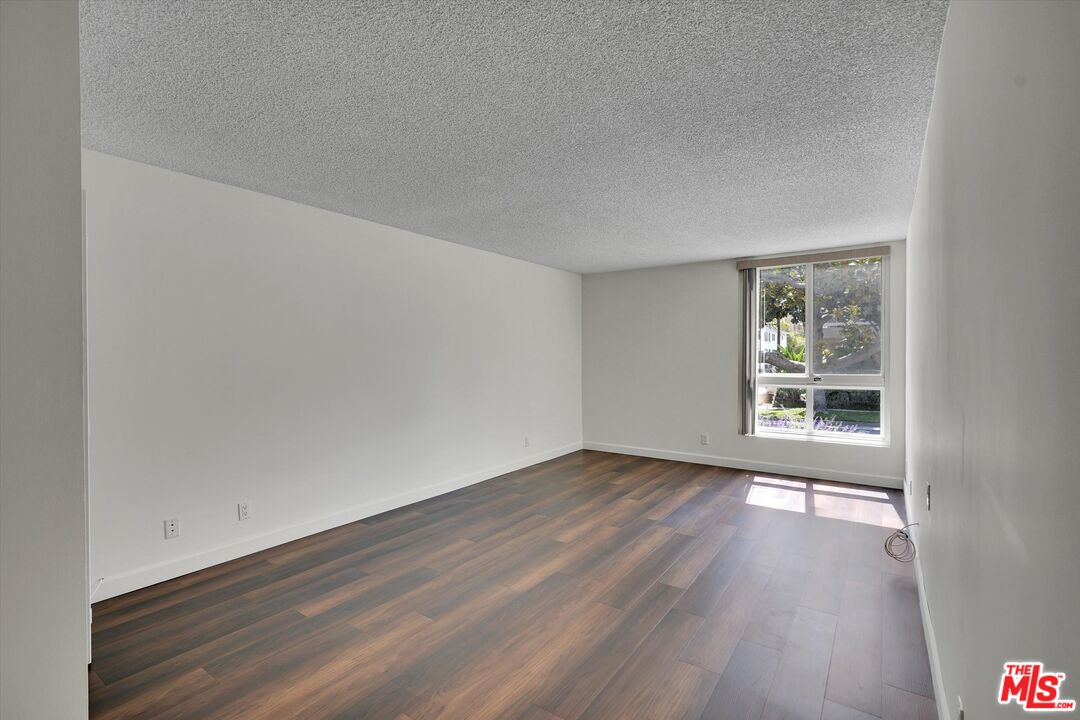 424 N Palm Dr Unit: 104