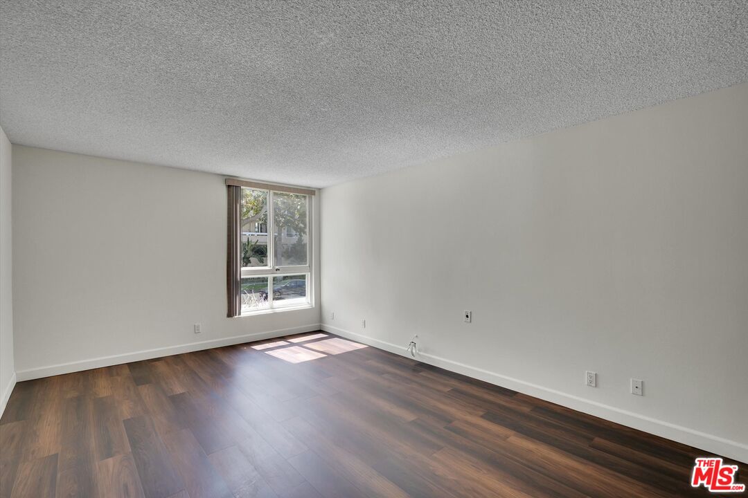 424 N Palm Dr Unit: 104