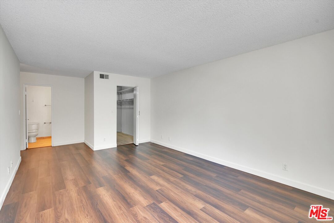 424 N Palm Dr Unit: 104