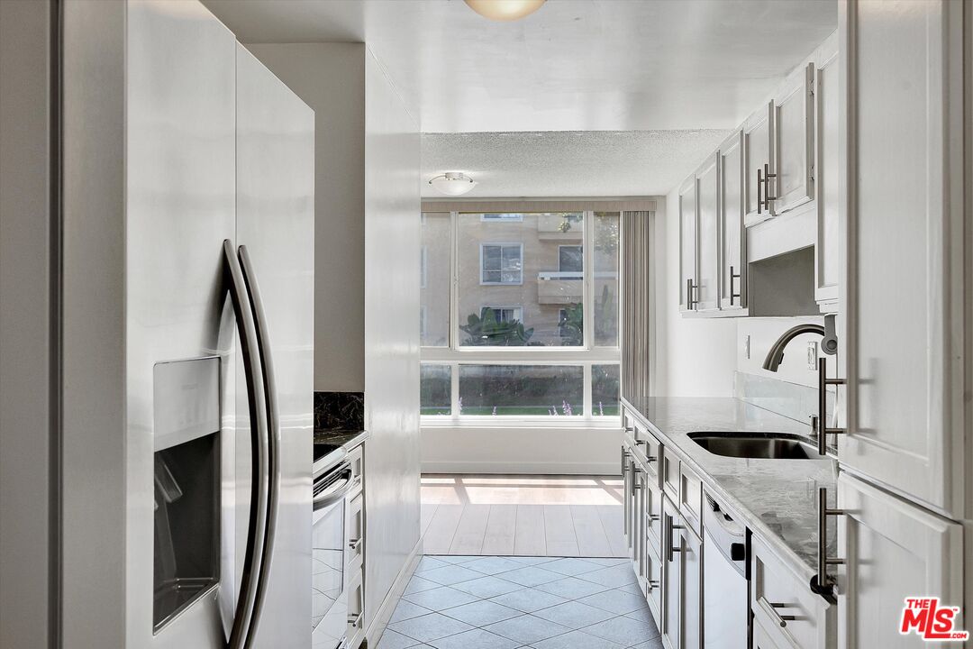 424 N Palm Dr Unit: 104