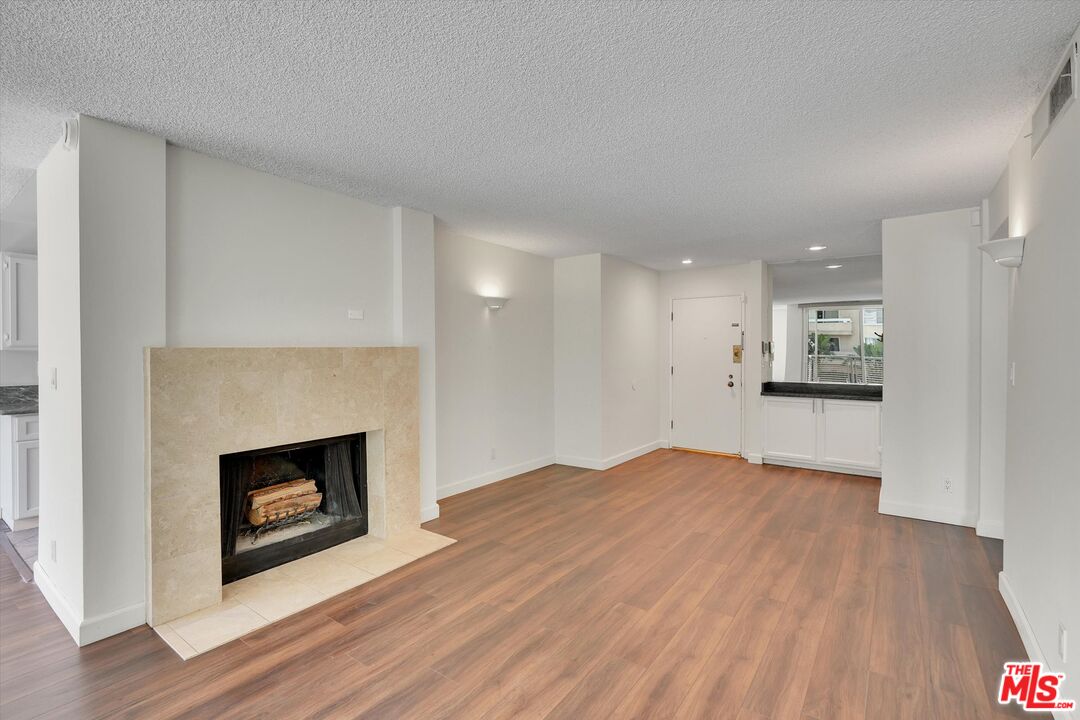 424 N Palm Dr Unit: 104