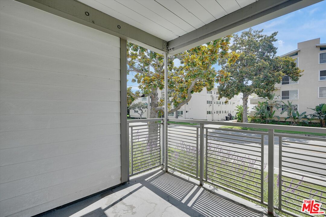 424 N Palm Dr Unit: 104