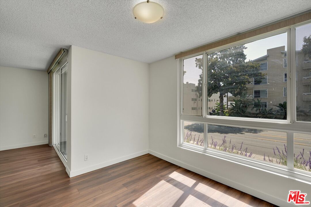 424 N Palm Dr Unit: 104