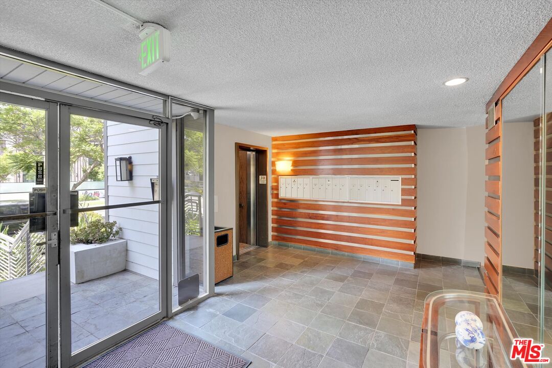 424 N Palm Dr Unit: 104