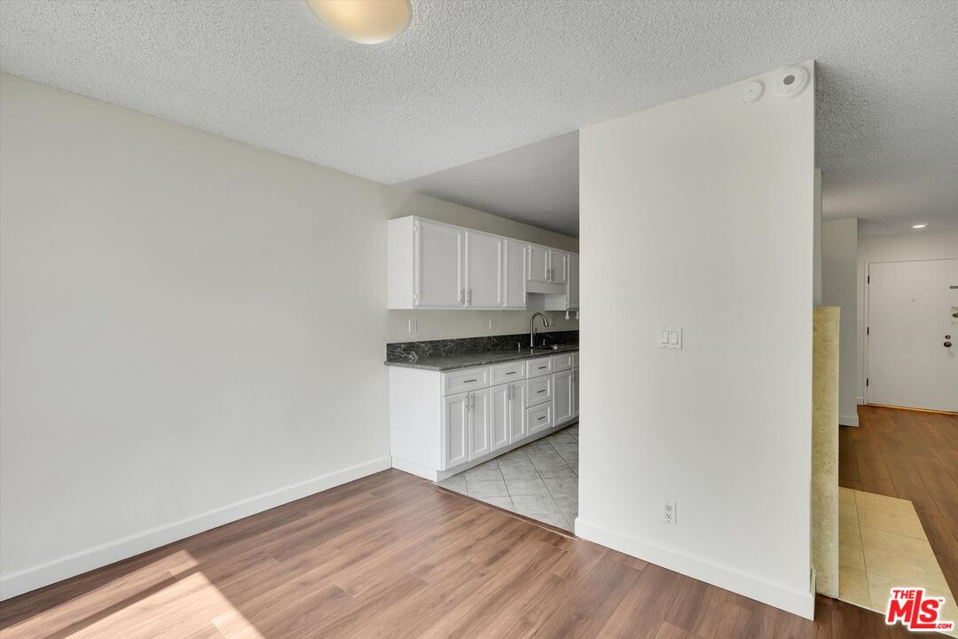 424 N Palm Dr Unit: 104