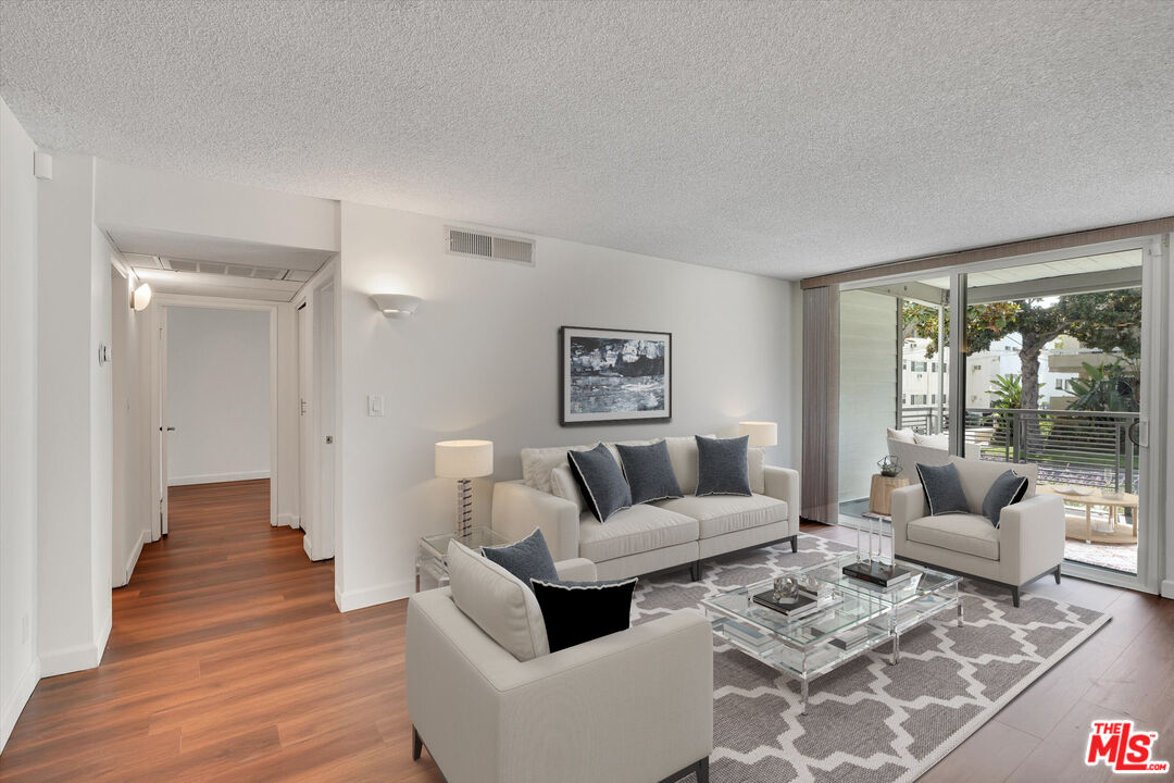 424 N Palm Dr Unit: 104