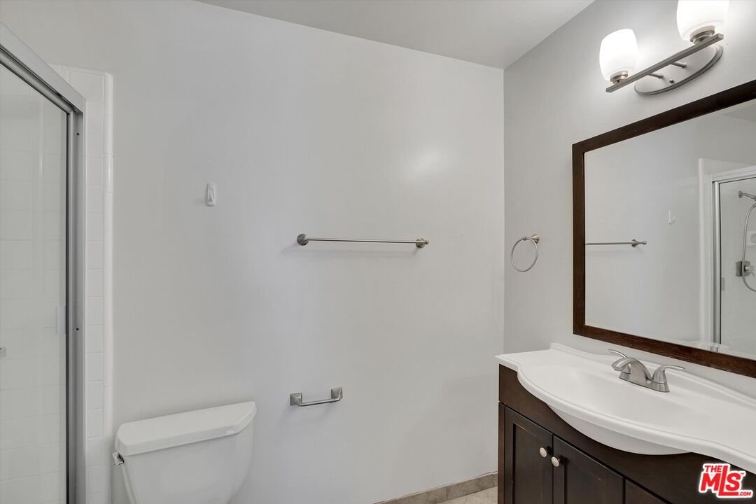 424 N Palm Dr Unit: 104