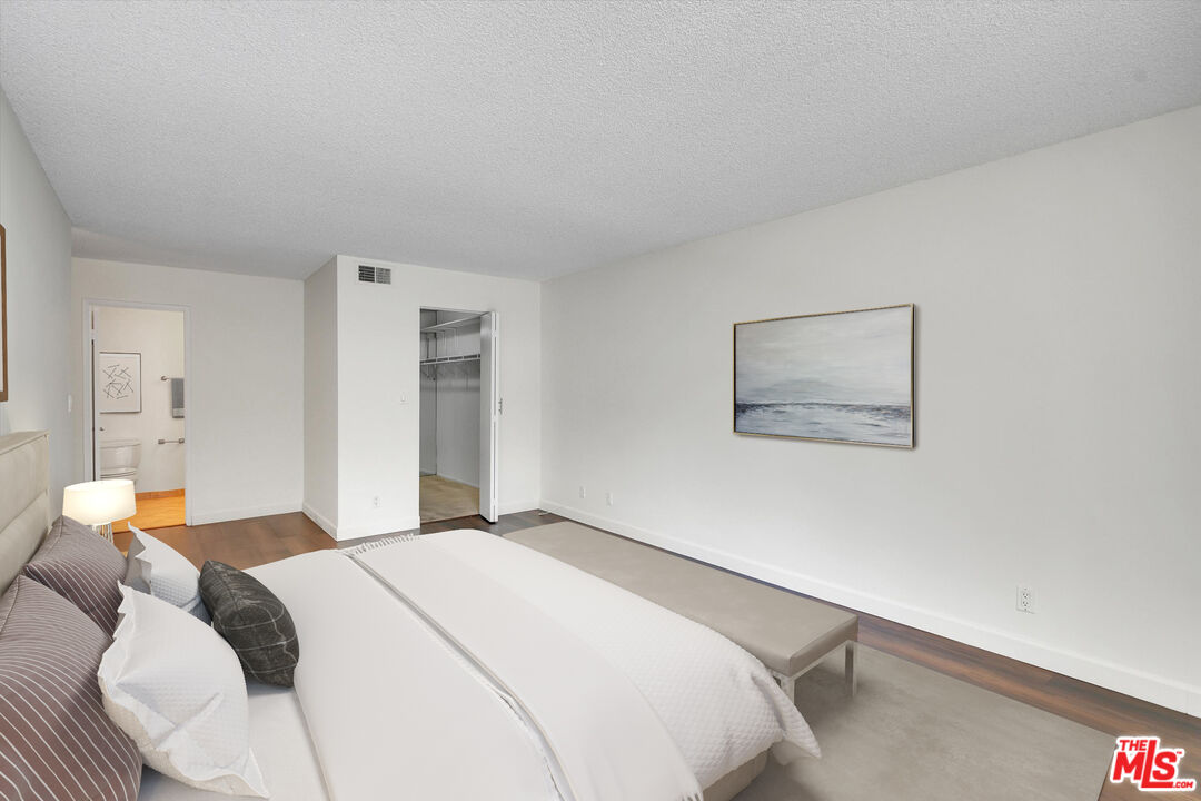 424 N Palm Dr Unit: 104