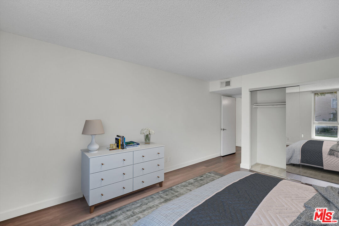 424 N Palm Dr Unit: 104