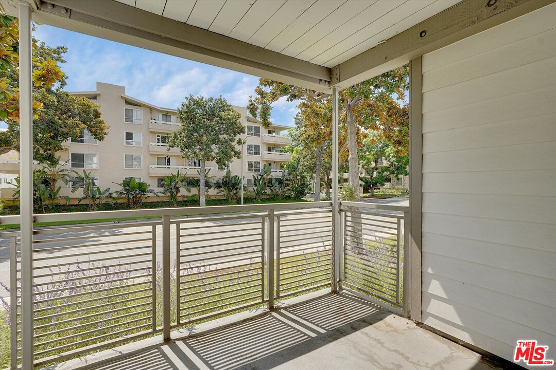 424 N Palm Dr Unit: 104