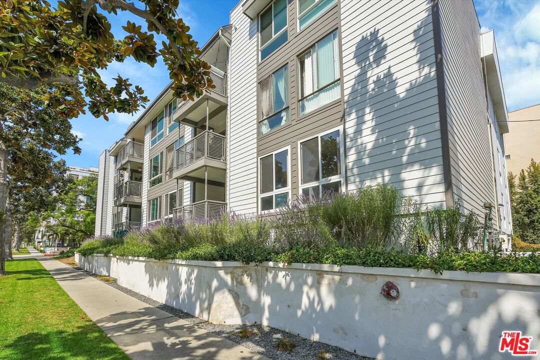 424 N Palm Dr Unit: 104