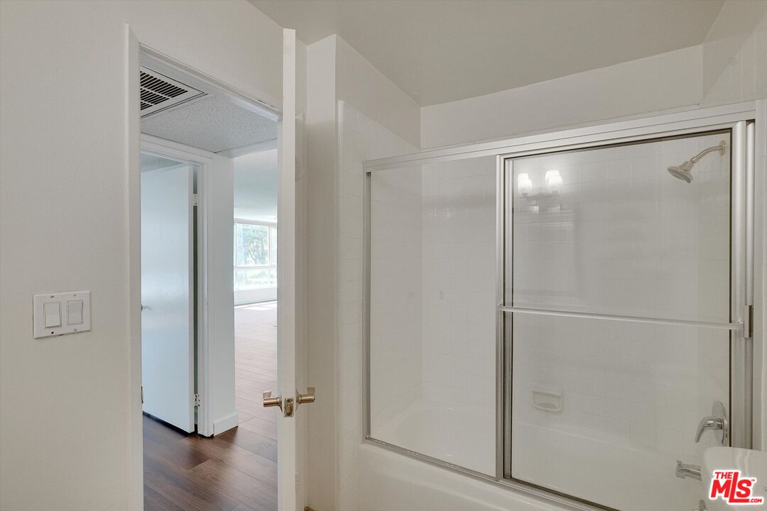 424 N Palm Dr Unit: 104