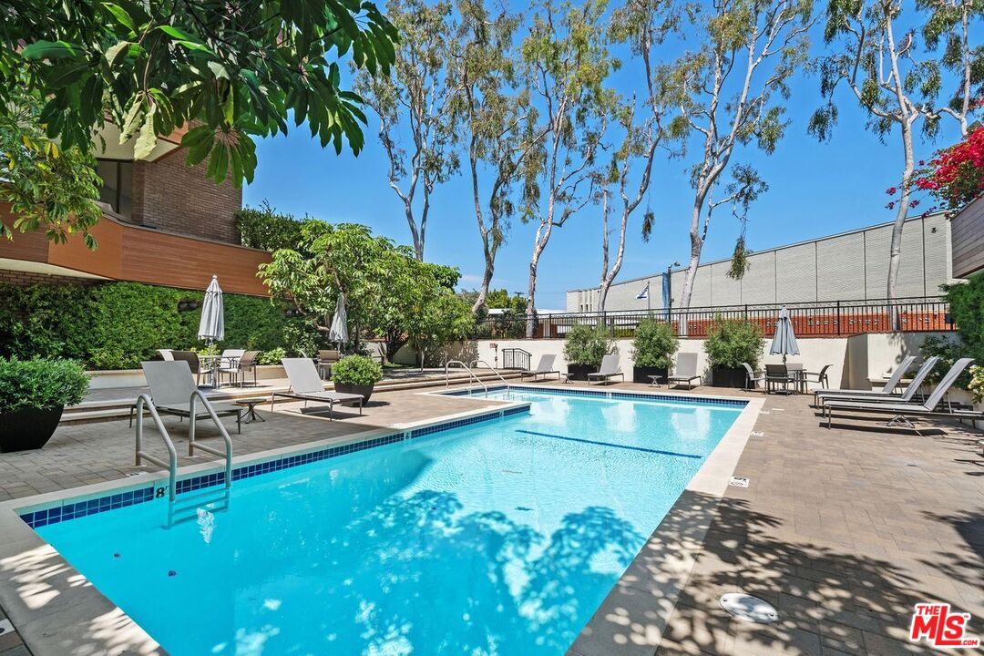 300 N Swall Dr Unit: 257