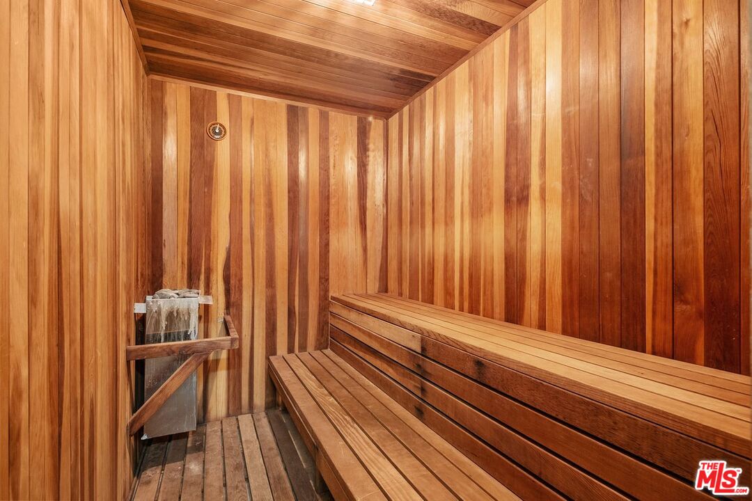 300 N Swall Dr Unit: 257