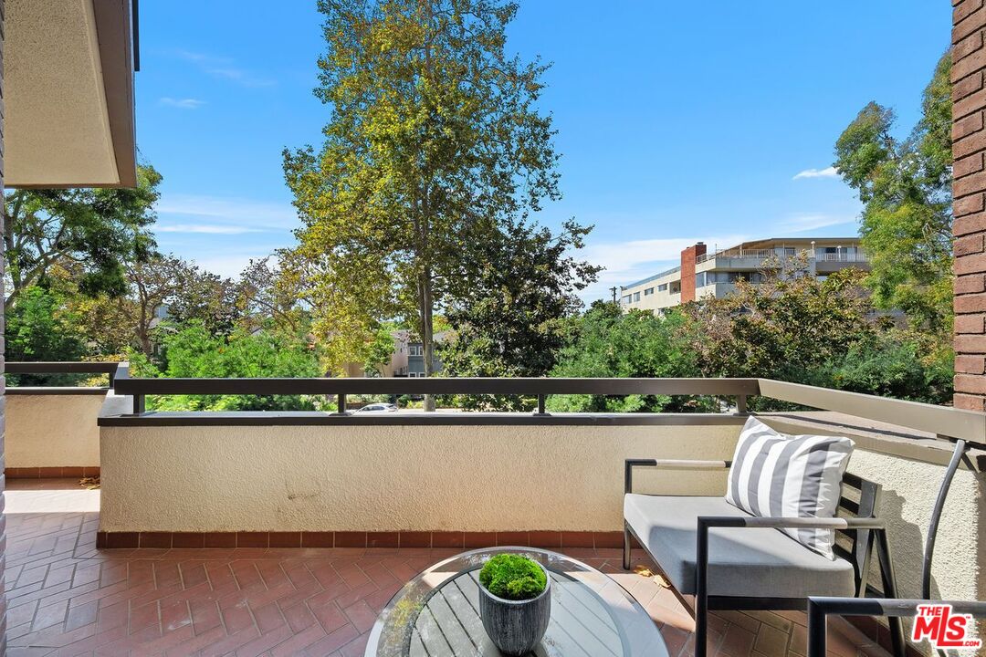 300 N Swall Dr Unit: 257