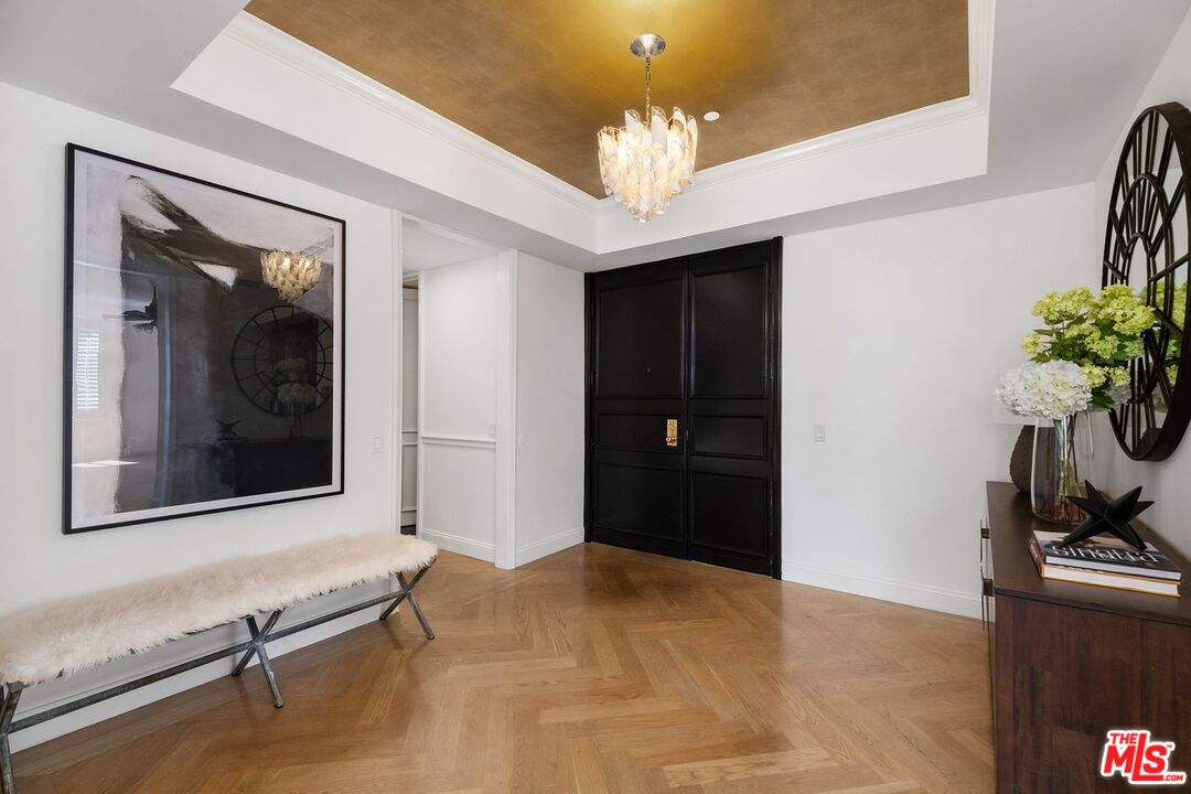 300 N Swall Dr Unit: 257