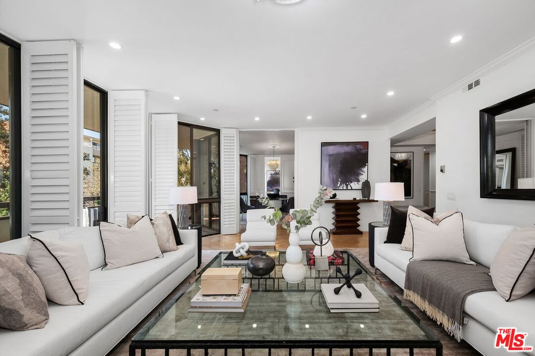 300 N Swall Dr Unit: 257