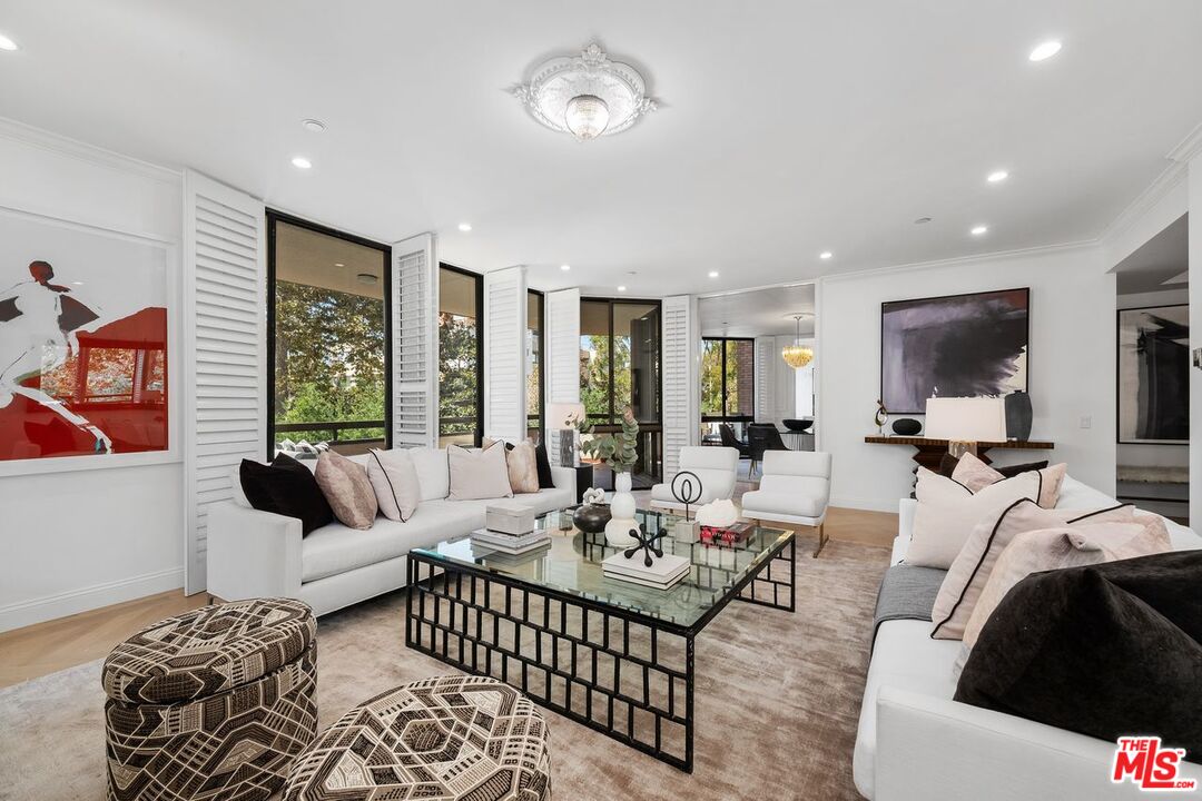 300 N Swall Dr Unit: 257