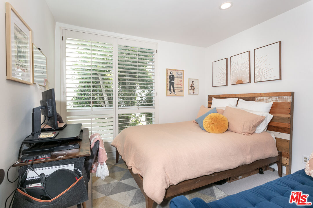 11687 Montana Ave Unit: 206