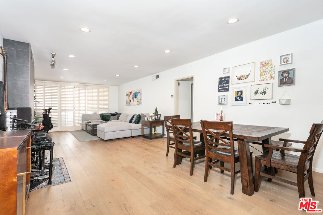 11687 Montana Ave Unit: 206