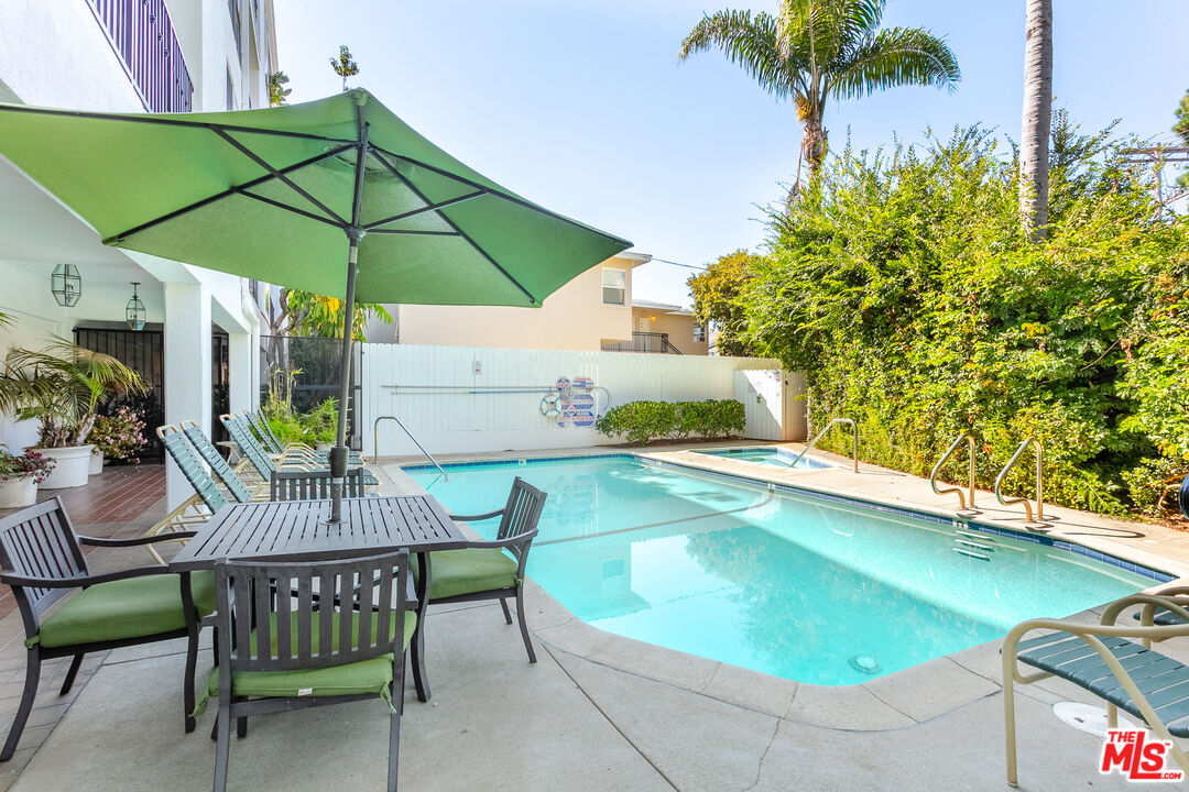 11687 Montana Ave Unit: 206