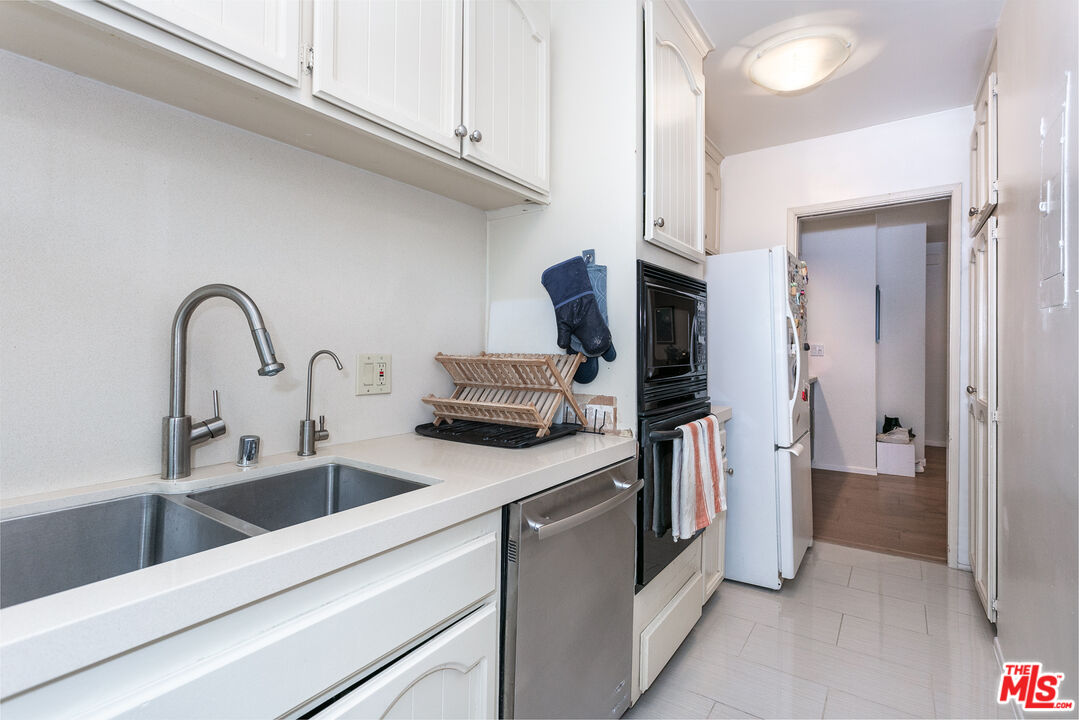 11687 Montana Ave Unit: 206