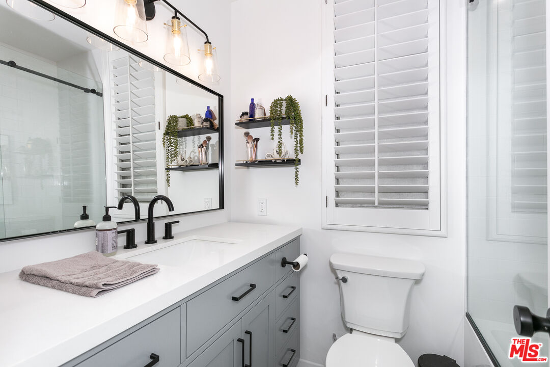 11687 Montana Ave Unit: 206