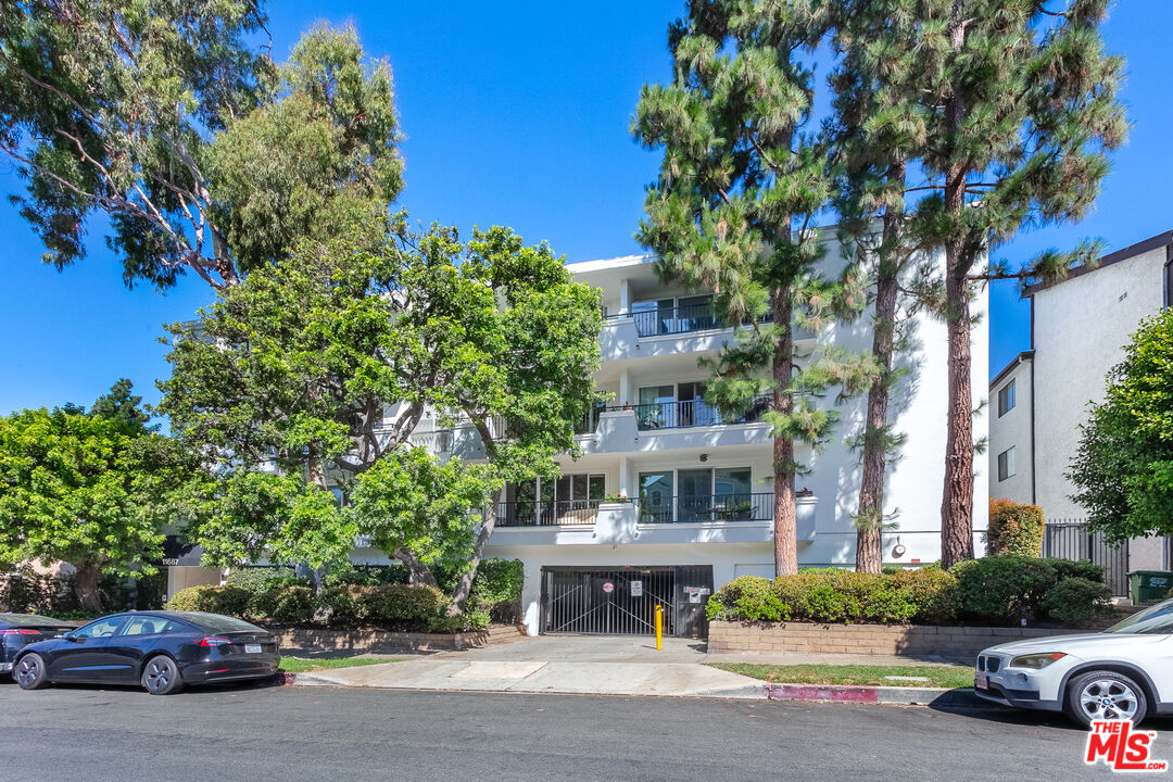 11687 Montana Ave Unit: 206