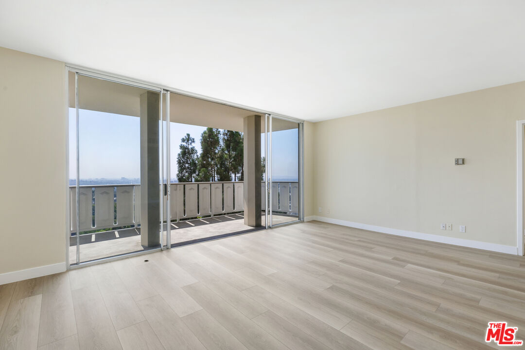 4455 Los Feliz Blvd Unit: 1005
