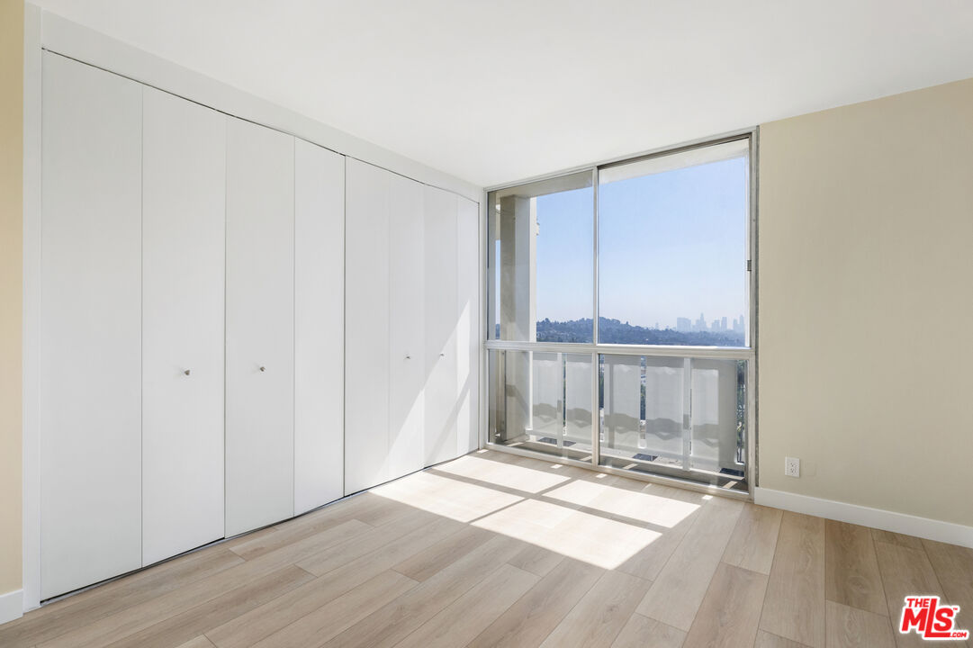 4455 Los Feliz Blvd Unit: 1005