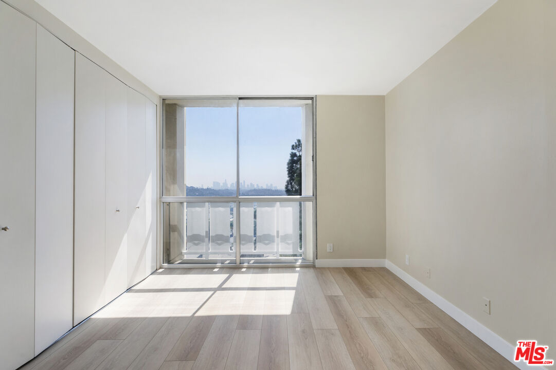 4455 Los Feliz Blvd Unit: 1005