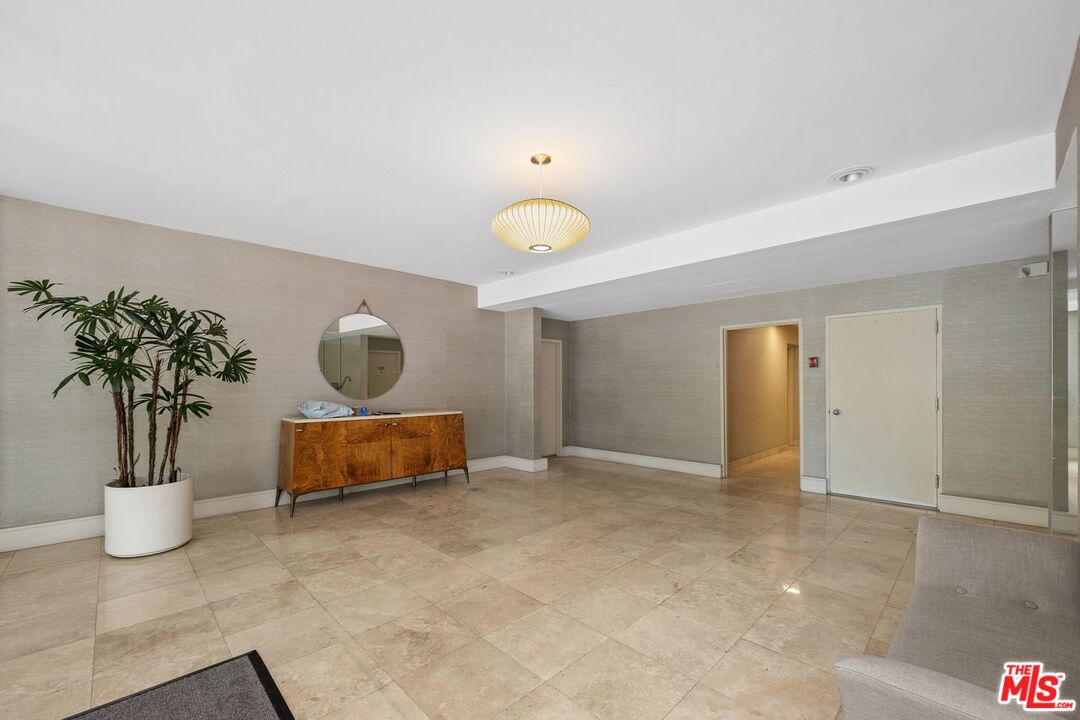 17368 W Sunset Blvd Unit: 306