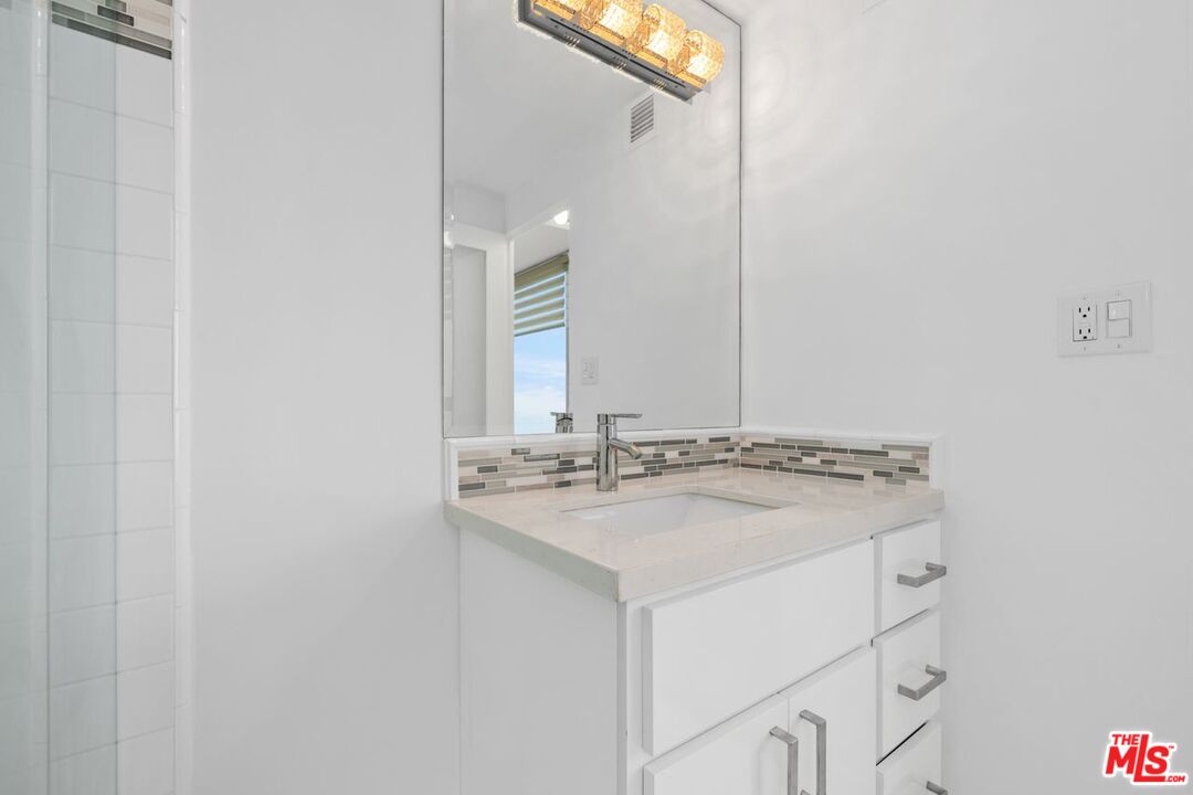 17368 W Sunset Blvd Unit: 306